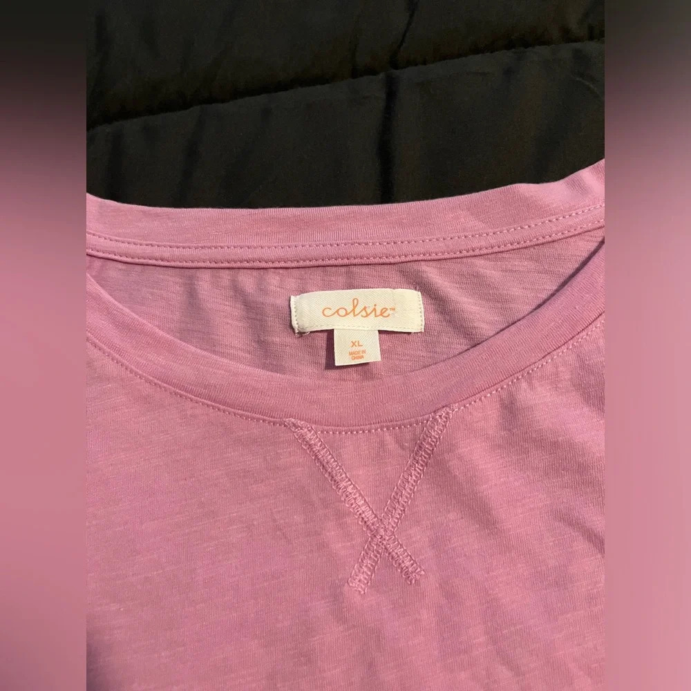 Colsie Boxy Cropped Tee - Picture 2 of 10